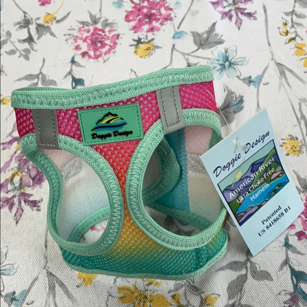 No-Choke Mesh Harness excellent gently used condition tags have been removed.